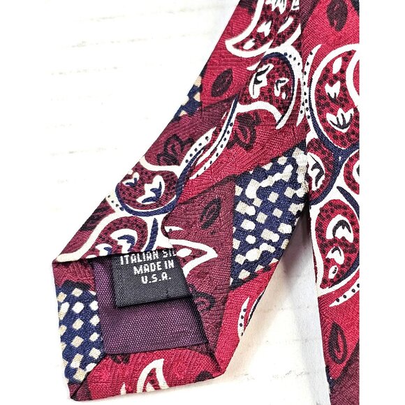 Liberty Of London Mens Red Paisley Italian Silk Tie Made In USA - Picture 2 of 6